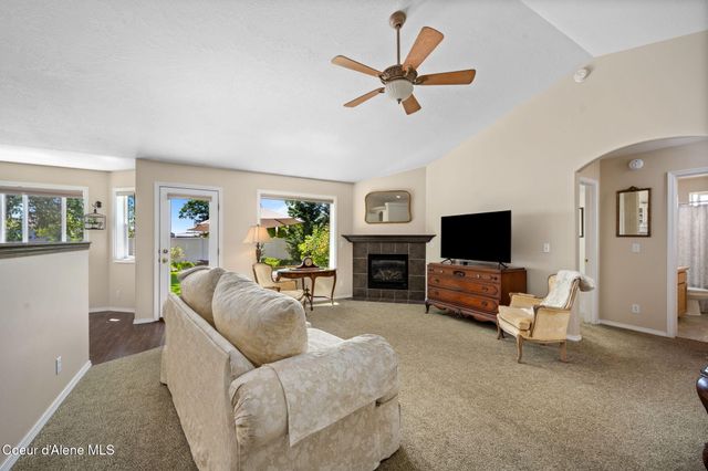 1694 W Cardinal AVE, Hayden, ID 83835