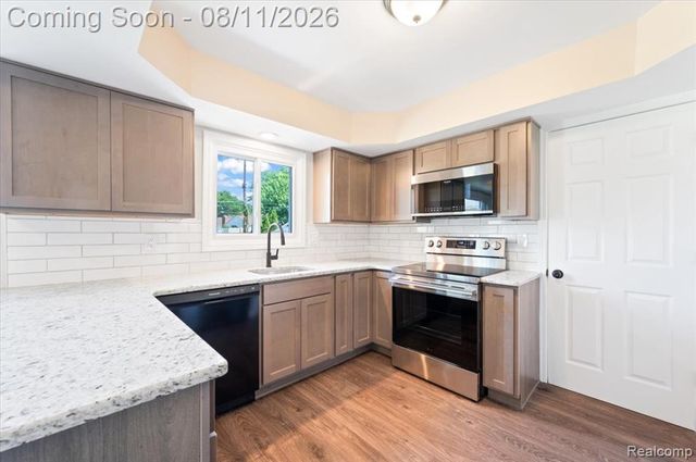 4765 Brockham Way, Sterling Heights, MI 48310