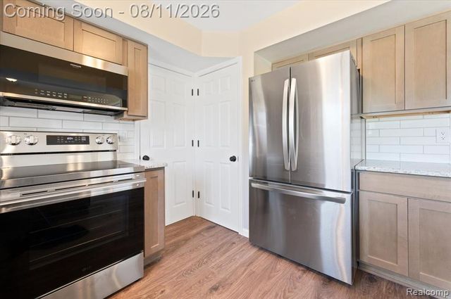 4765 Brockham Way, Sterling Heights, MI 48310