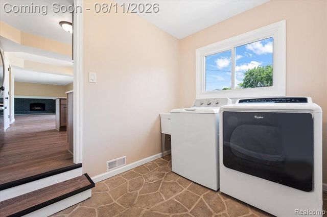 4765 Brockham Way, Sterling Heights, MI 48310