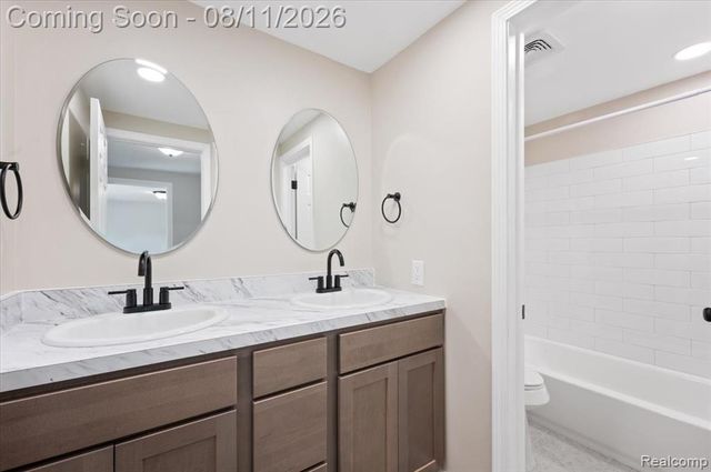 4765 Brockham Way, Sterling Heights, MI 48310