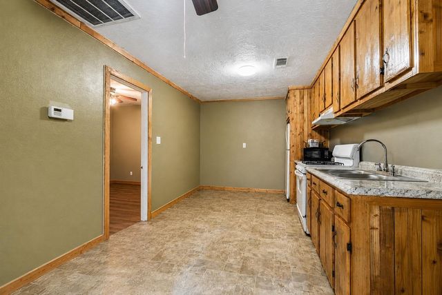 6940 Avenue K B, Houston, TX 77011