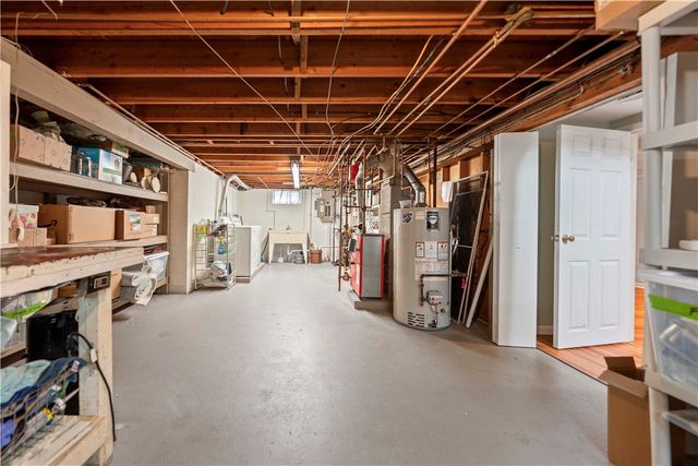 17 Suffolk Street, Perinton, NY 14450