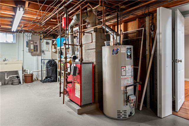 17 Suffolk Street, Perinton, NY 14450