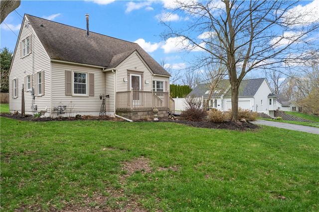 17 Suffolk Street, Perinton, NY 14450