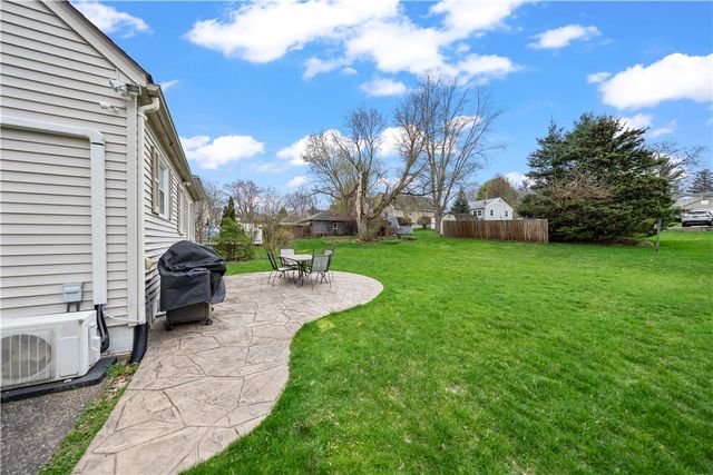 17 Suffolk Street, Perinton, NY 14450