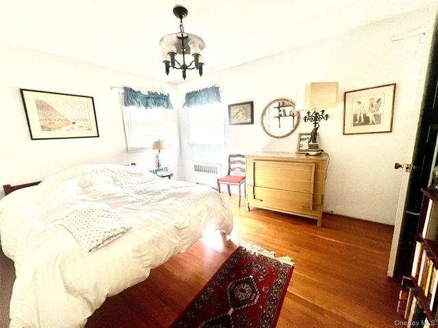 2 Wyckoff Place, Woodmere, NY 11598