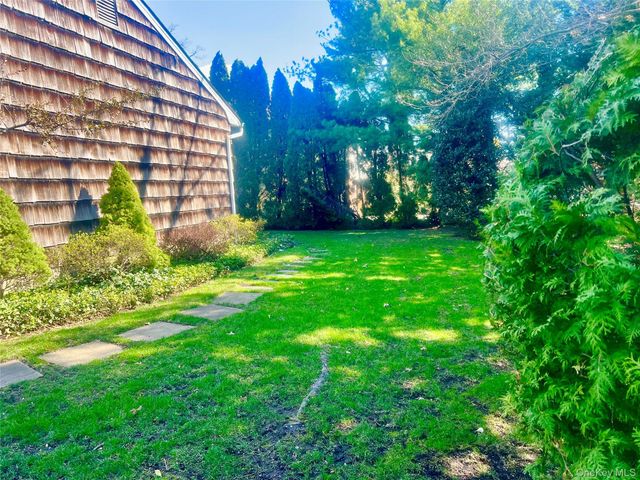 2 Wyckoff Place, Woodmere, NY 11598