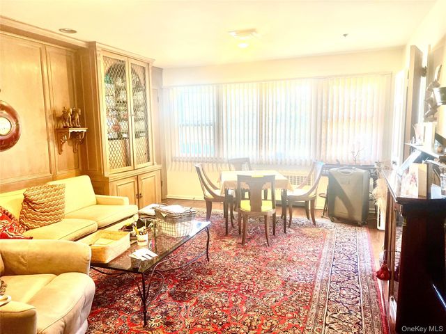 2 Wyckoff Place, Woodmere, NY 11598