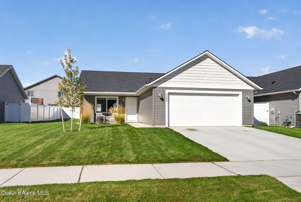6295 W Bowmore LN, Rathdrum, ID 83858