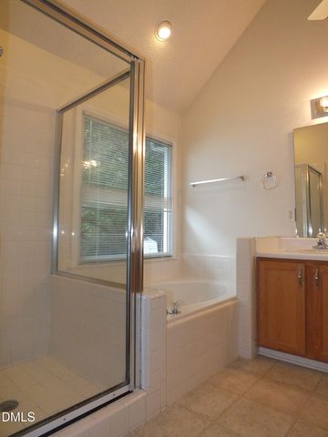 9827 Sovereign Way, Wake Forest, NC 27587