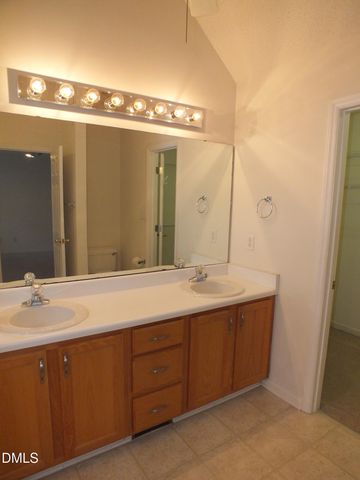 9827 Sovereign Way, Wake Forest, NC 27587