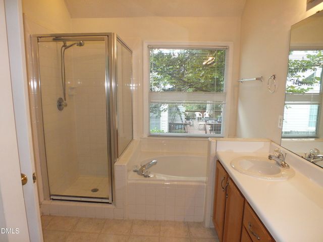 9827 Sovereign Way, Wake Forest, NC 27587