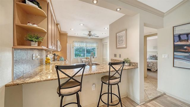 6204 MIDNIGHT PASS ROAD 205, Sarasota, FL 34242