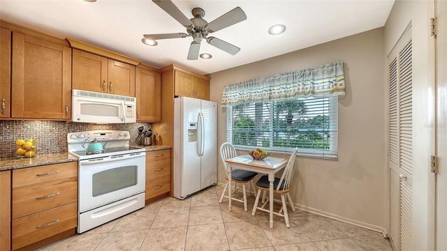 6204 MIDNIGHT PASS ROAD 205, Sarasota, FL 34242