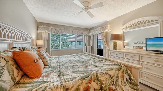 6204 MIDNIGHT PASS ROAD 205, Sarasota, FL 34242