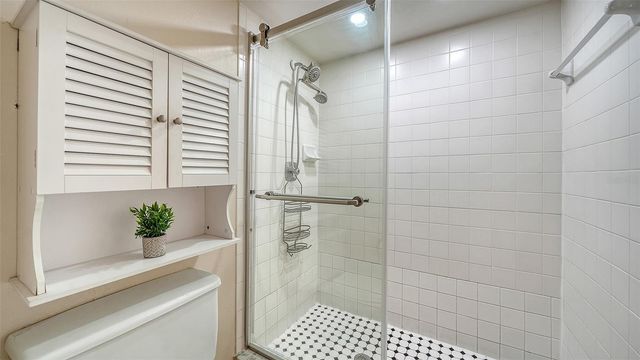 6204 MIDNIGHT PASS ROAD 205, Sarasota, FL 34242