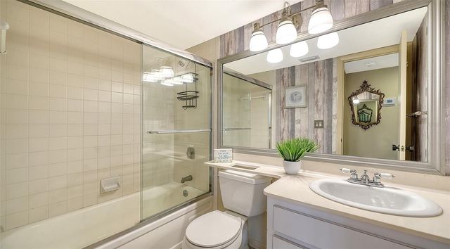 6204 MIDNIGHT PASS ROAD 205, Sarasota, FL 34242