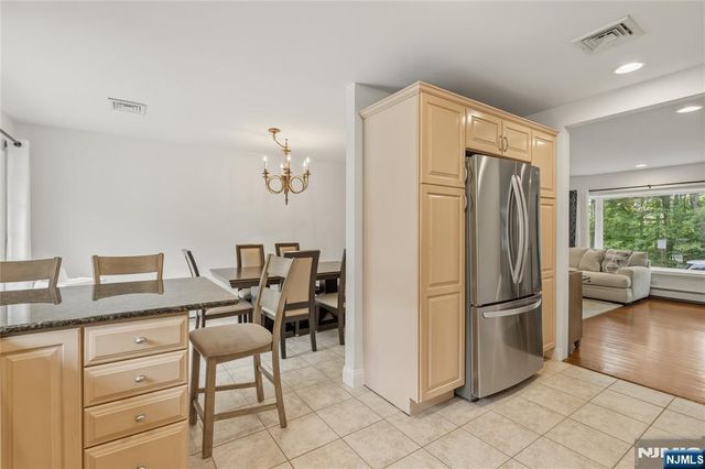 290 McHenry Drive, Paramus, NJ 07652