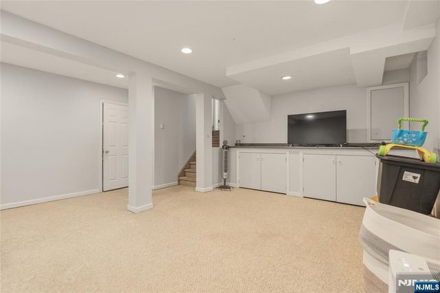 290 McHenry Drive, Paramus, NJ 07652