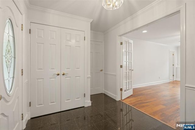 290 McHenry Drive, Paramus, NJ 07652