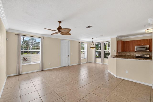 4651 Mimosa Terrace 1212, Coconut Creek, FL 33073