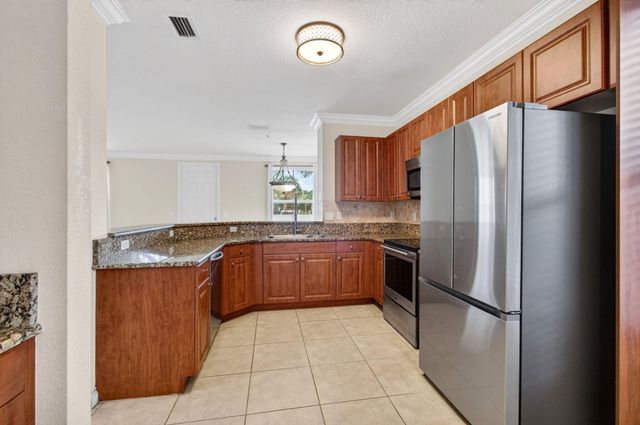 4651 Mimosa Terrace 1212, Coconut Creek, FL 33073