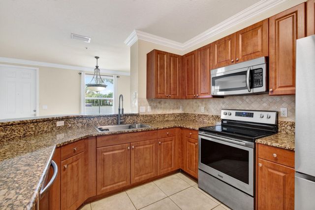 4651 Mimosa Terrace 1212, Coconut Creek, FL 33073