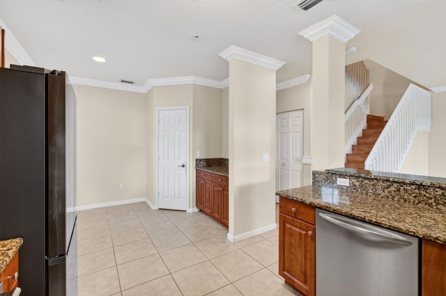 4651 Mimosa Terrace 1212, Coconut Creek, FL 33073