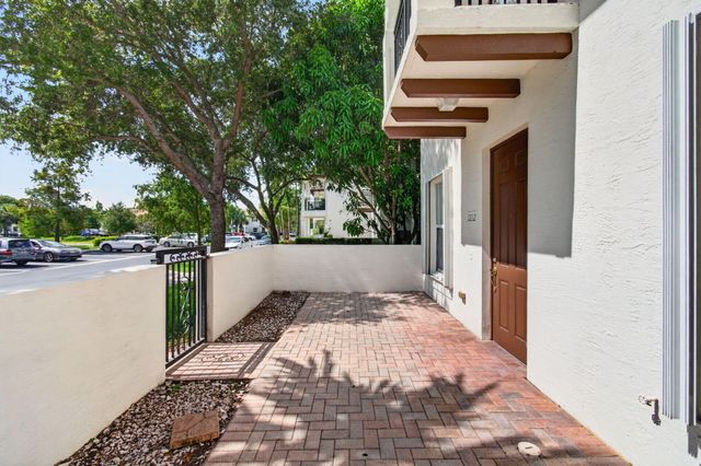 4651 Mimosa Terrace 1212, Coconut Creek, FL 33073