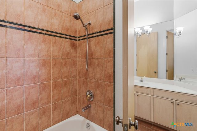 105 Maderas, Seguin, TX 78155