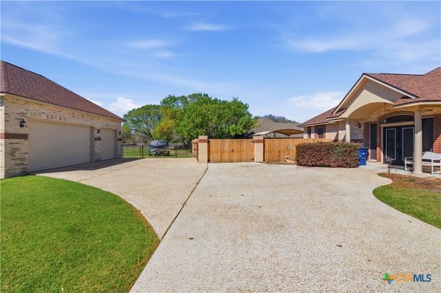 105 Maderas, Seguin, TX 78155
