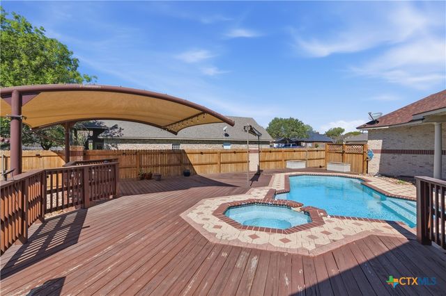 105 Maderas, Seguin, TX 78155