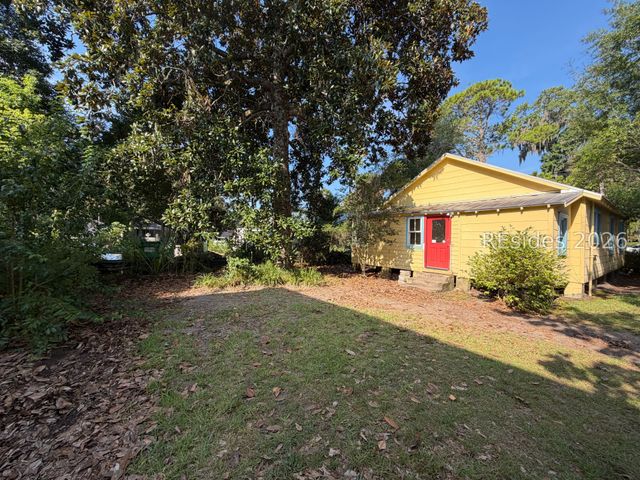 27 Calhoun St, Bluffton, SC 29910