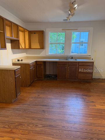 27 Calhoun St, Bluffton, SC 29910
