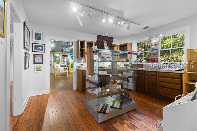 27 Calhoun St, Bluffton, SC 29910