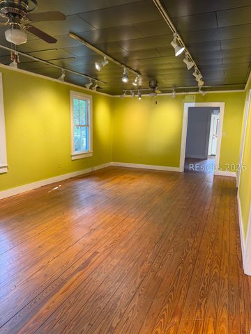 27 Calhoun St, Bluffton, SC 29910