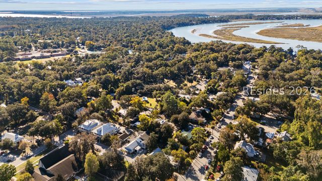 27 Calhoun St, Bluffton, SC 29910