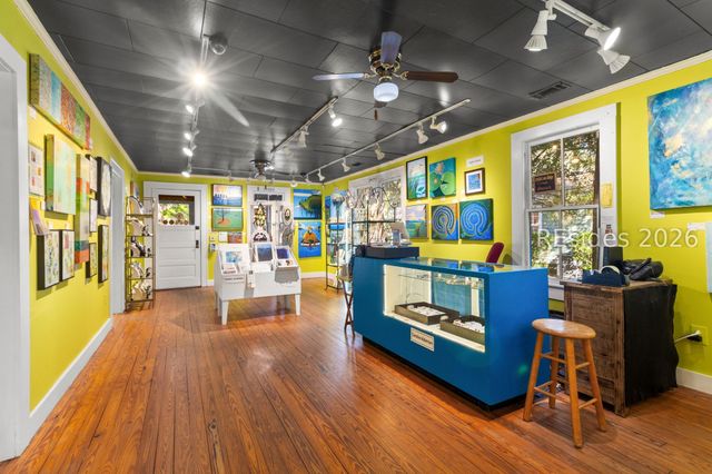 27 Calhoun St, Bluffton, SC 29910