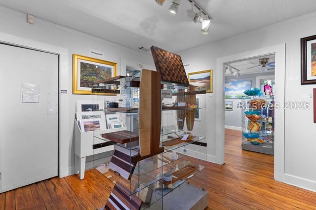 27 Calhoun St, Bluffton, SC 29910