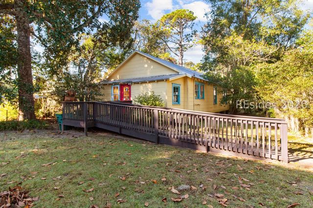 27 Calhoun St, Bluffton, SC 29910