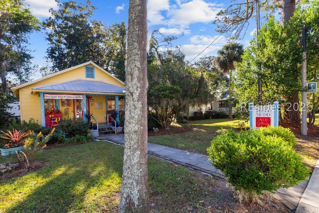 27 Calhoun St, Bluffton, SC 29910