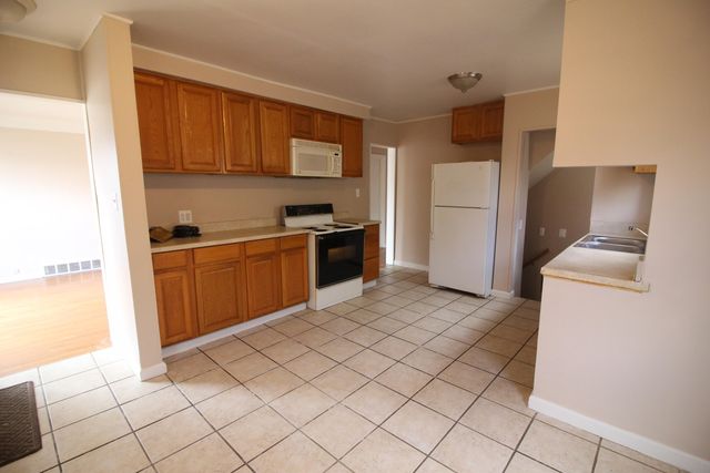 16230 Toepfer Drive, Eastpointe City, MI 48021