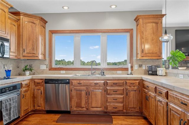 927 E 1938 Road, Eudora, KS 66025