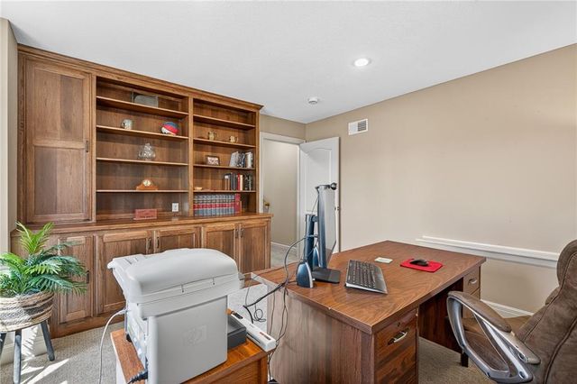 927 E 1938 Road, Eudora, KS 66025