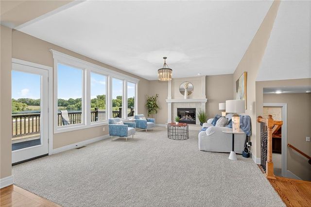 927 E 1938 Road, Eudora, KS 66025