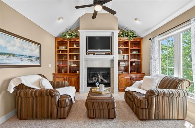 927 E 1938 Road, Eudora, KS 66025