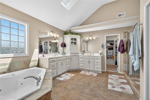 927 E 1938 Road, Eudora, KS 66025