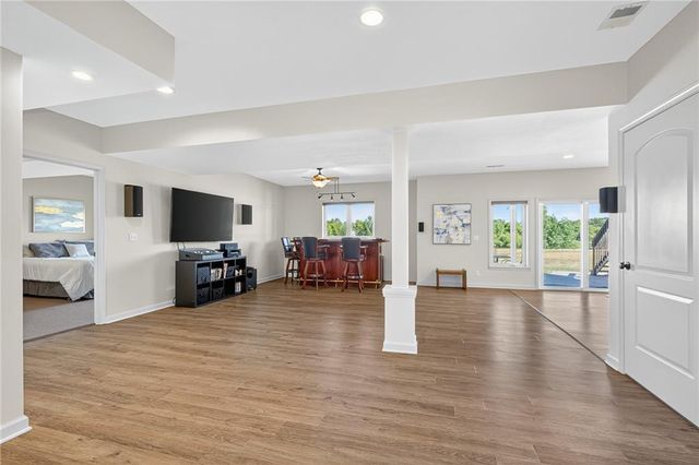 927 E 1938 Road, Eudora, KS 66025