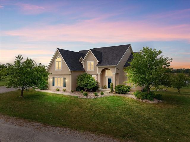 927 E 1938 Road, Eudora, KS 66025